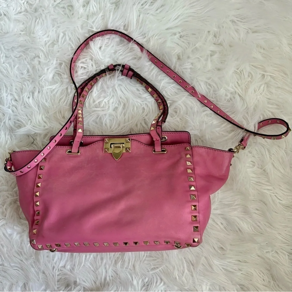 Authentic VALENTINO Garavani Pink Leather Rockstud Trapeze Small Tote Bag 💕